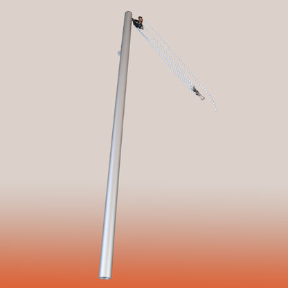 Boom with integrated mainsheet system